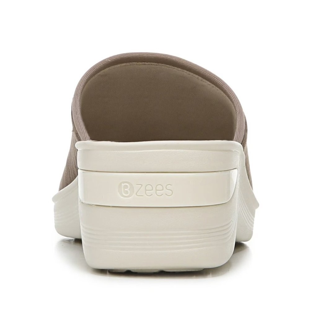 BZees Deluxe Slide Sandal (WIDE) - Picture 9 of 9